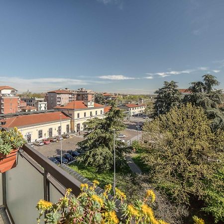 Suite Angolo Alla Stazione - Appartamento Con Terrazzo Panoramico ปาเวีย ภายนอก รูปภาพ