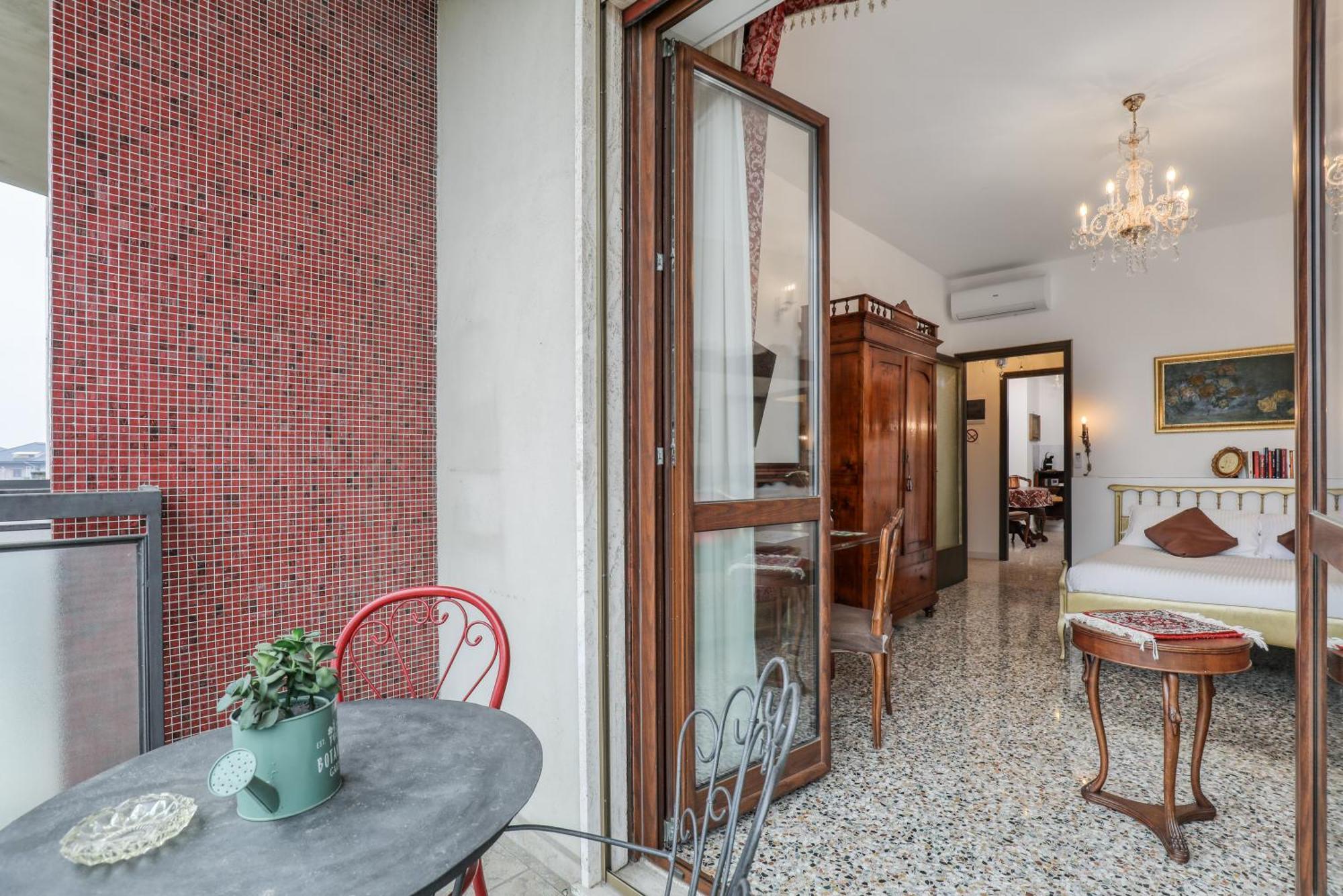 Suite Angolo Alla Stazione - Appartamento Con Terrazzo Panoramico ปาเวีย ภายนอก รูปภาพ