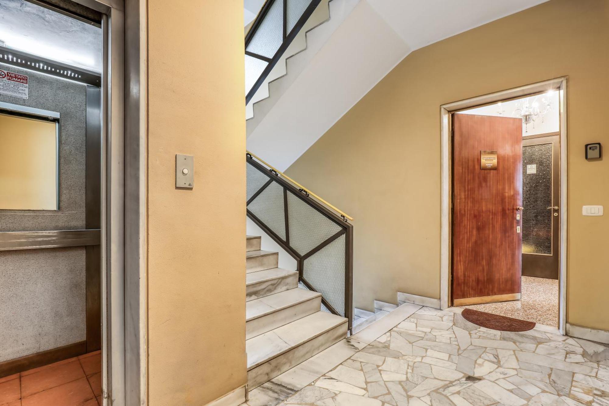 Suite Angolo Alla Stazione - Appartamento Con Terrazzo Panoramico ปาเวีย ภายนอก รูปภาพ