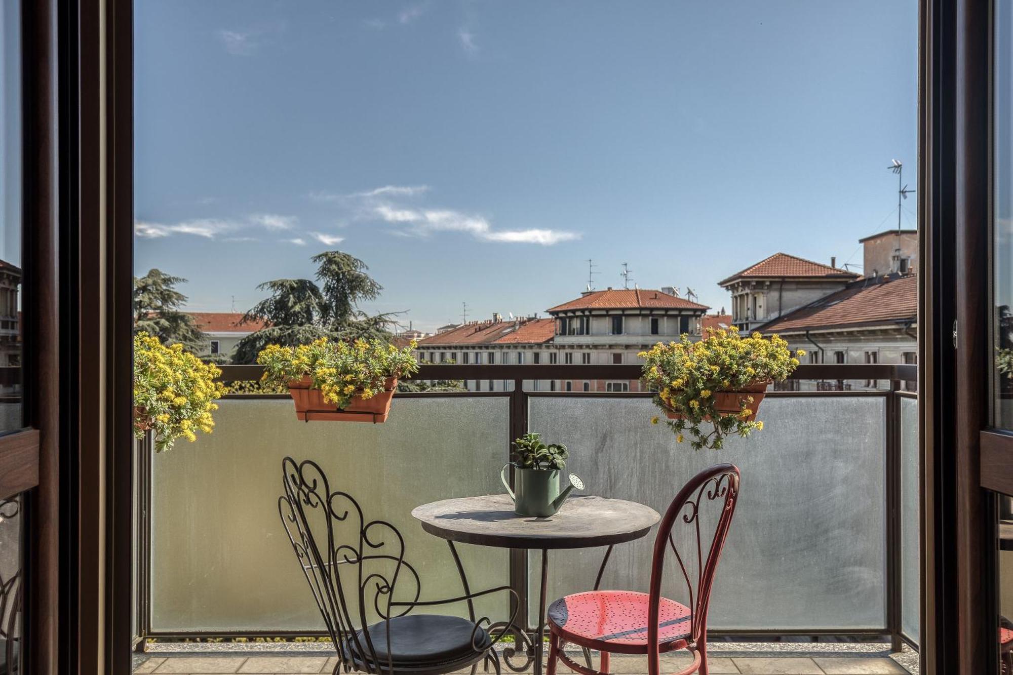 Suite Angolo Alla Stazione - Appartamento Con Terrazzo Panoramico ปาเวีย ภายนอก รูปภาพ